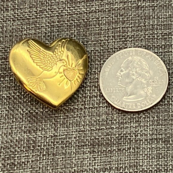 THE VARIETY CLUB Pin Brooch Puffy Heart Shiny Gold Dove Bird Peace Love Retro - Picture 1 of 8